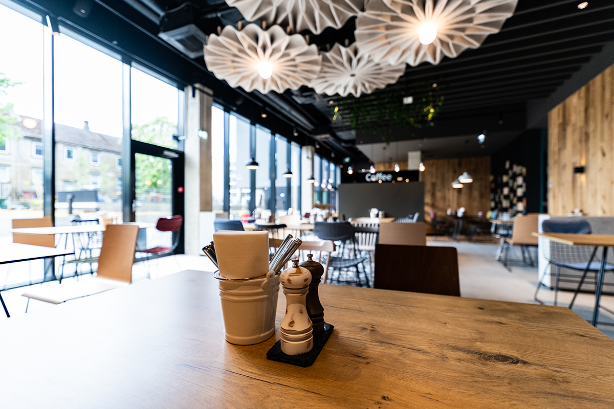 restorani teenindaja restorani teenindaja